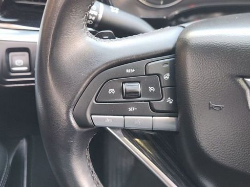 Used 2025 Cadillac XT6 Premium Luxury image 25