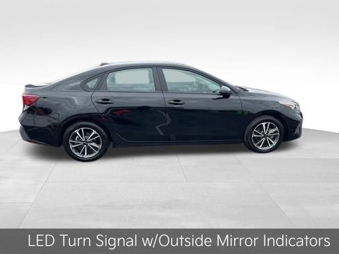 Certified 2022 Kia Forte LXS w/ LXS Technology Package image 8