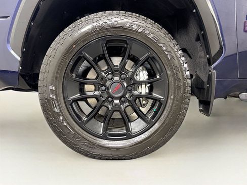 Used 2025 Toyota Tundra Platinum w/ TRD Off-Road Package AWD/4WD image 61