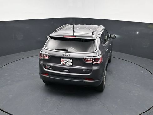 Used 2024 Jeep Compass Latitude AWD/4WD image 35