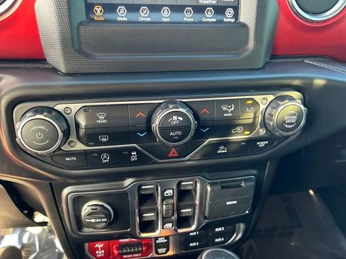 Used 2020 Jeep Gladiator Rubicon w/ Dual Top Group image 28