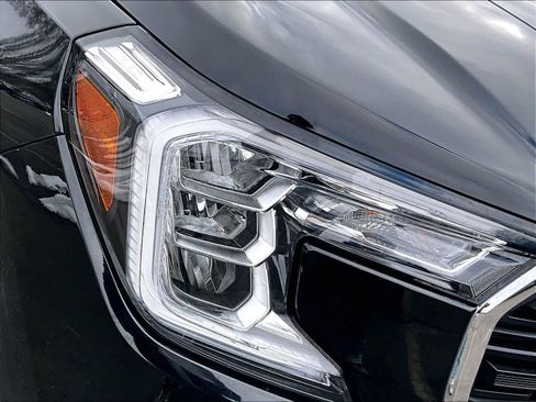 Used 2023 GMC Terrain SLE w/ Driver Convenience Package image 33