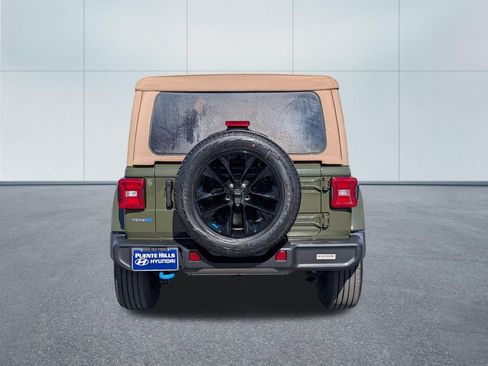 Used 2022 Jeep Wrangler Unlimited Sahara AWD/4WD image 5