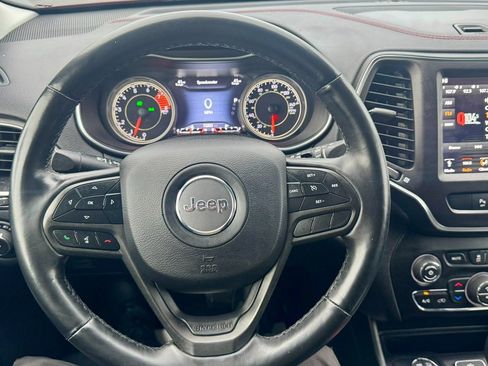 Used 2019 Jeep Cherokee Trailhawk w/ Cold Weather Group image 31