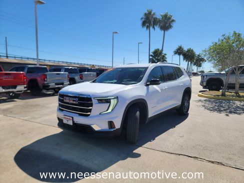 Used 2025 GMC Acadia Elevation image 3