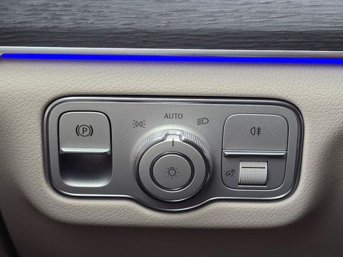New 2026 Mercedes-Benz GLS 450 4MATIC image 41