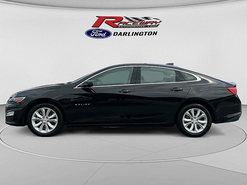 Used 2025 Chevrolet Malibu LT FWD image 2