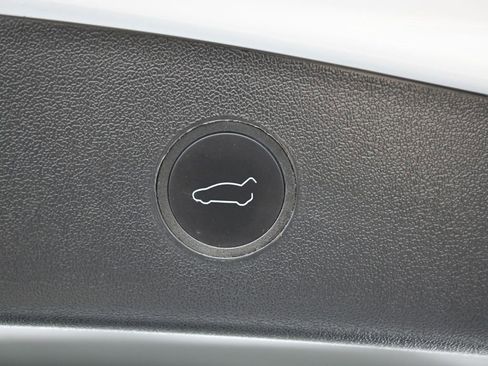 Used 2023 Tesla Model 3 Standard Range image 15