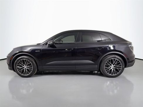 Used 2026 Porsche Macan 4 Electric AWD/4WD image 2