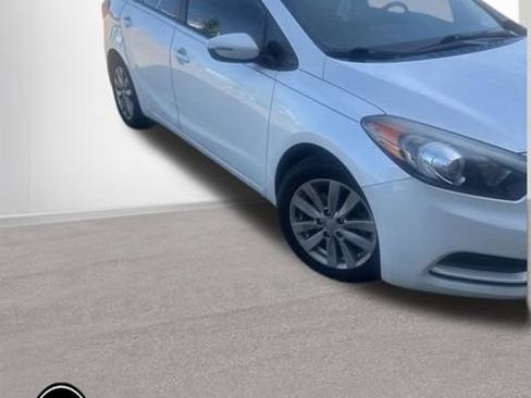 Used 2016 Kia Forte LX w/ LX Popular Plus Package FWD image 3