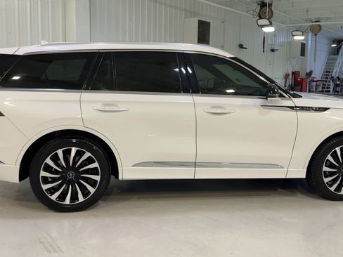 Used 2023 Lincoln Aviator Black Label Grand Touring w/ Class IV Trailer Tow Package image 2