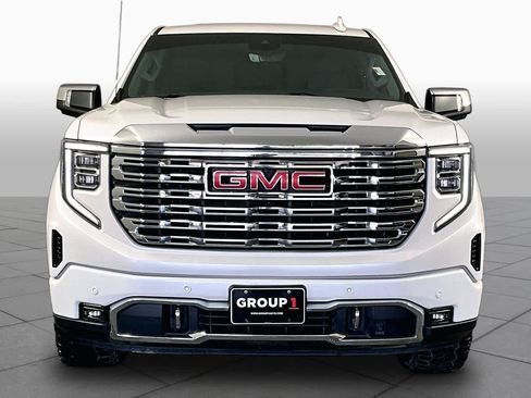 Used 2023 GMC Sierra 1500 Denali w/ Technology Package AWD/4WD image 4