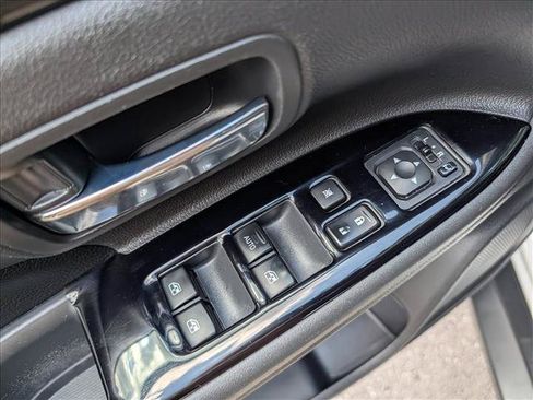 Used 2017 Mitsubishi Outlander SEL FWD image 28