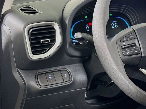 New 2026 Hyundai Venue SE image 19