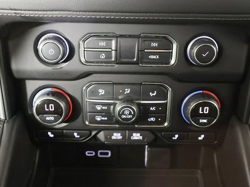 Used 2021 Chevrolet Tahoe LT AWD/4WD image 44