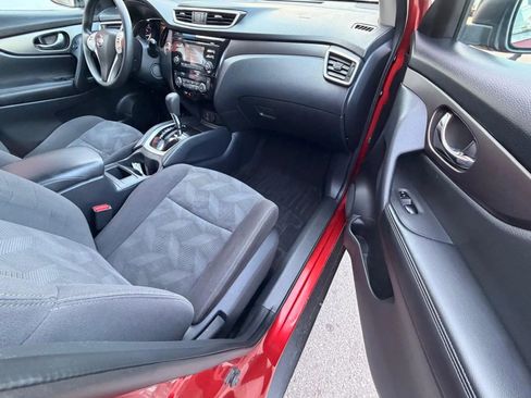 Used 2016 Nissan Rogue SV AWD/4WD image 9