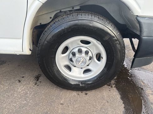 Used 2019 Chevrolet Express 2500 w/ Driver Convenience Package image 33