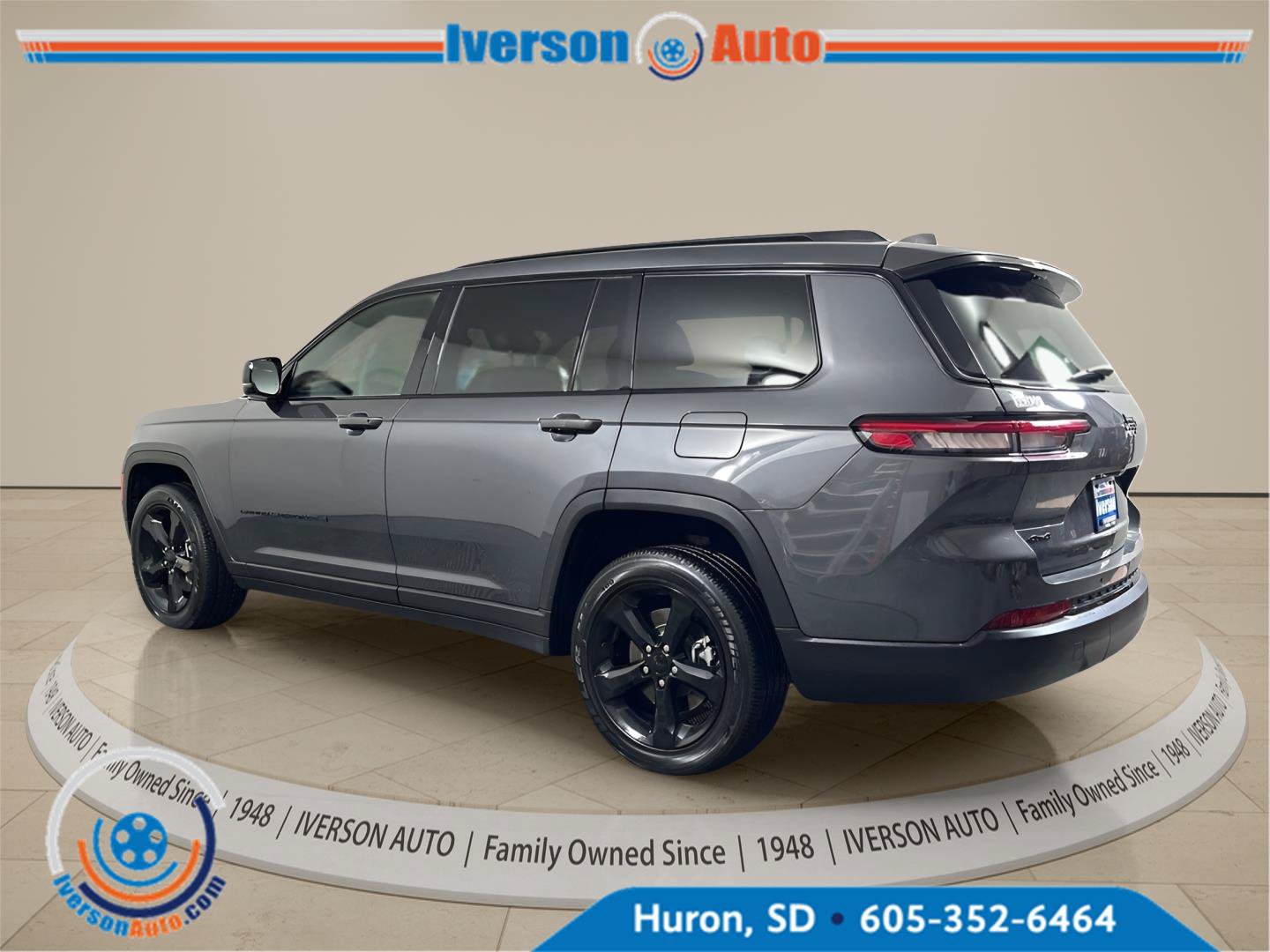 Used 2024 Jeep Grand Cherokee L Altitude AWD/4WD image 9