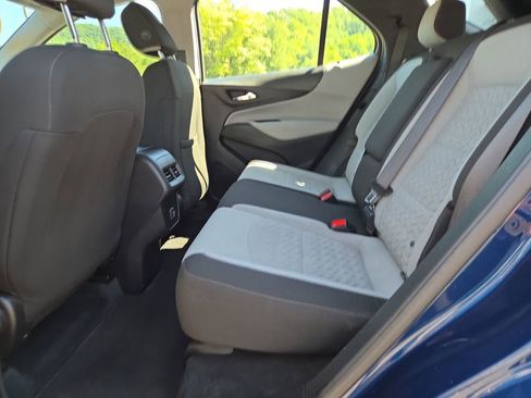 Used 2022 Chevrolet Equinox LS w/ Driver Confidence II Package AWD/4WD image 15