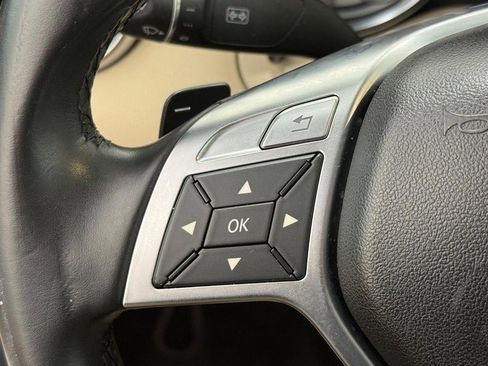 Used 2015 Mercedes-Benz SLK 250 image 15