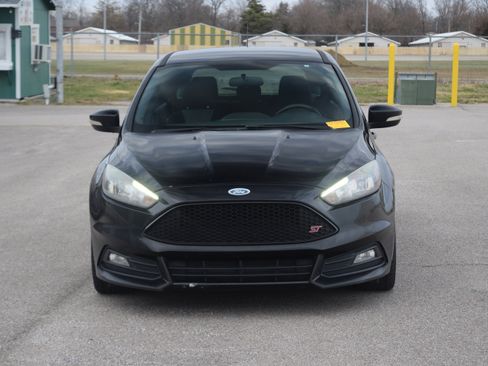 Used 2017 Ford Focus ST image 22