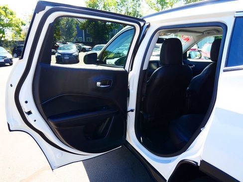 Used 2019 Jeep Compass Latitude w/ Popular Equipment Group AWD/4WD image 26