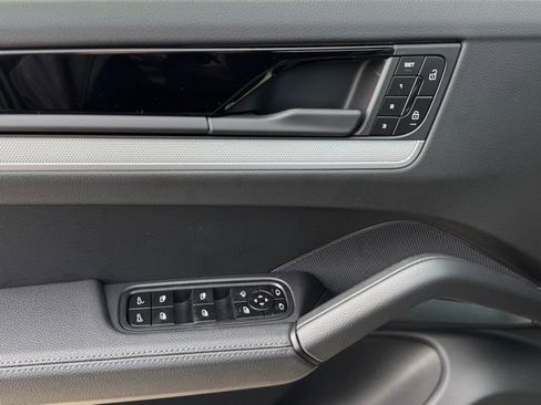 New 2026 Porsche Cayenne S image 14