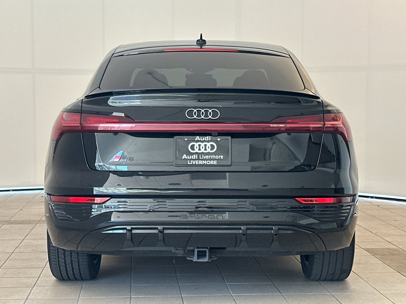 Used 2024 Audi Q8 e-tron Premium AWD/4WD image 5