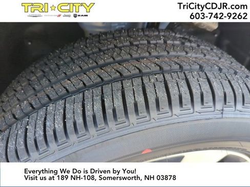 New 2025 Jeep Grand Cherokee Limited w/ Luxury Tech Group II image 27