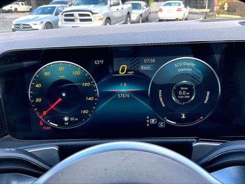 Used 2020 Mercedes-Benz GLB 250 4MATIC w/ Premium Package image 25