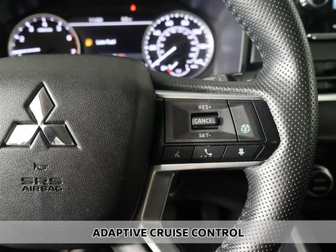 Used 2024 Mitsubishi Outlander SE image 4