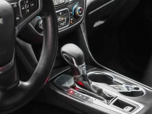 Used 2022 Chevrolet Equinox LT w/ LPO, Floor Liner Package image 23