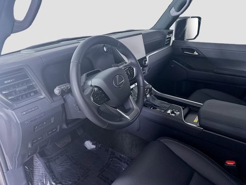 Used 2025 Lexus GX 550 image 4