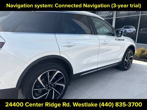 Used 2023 Lincoln Corsair Reserve w/ Equipment Group 201A AWD/4WD image 11
