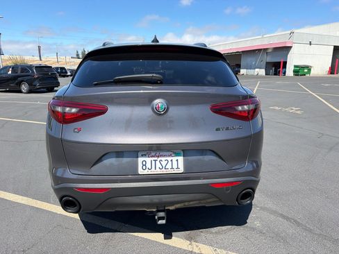 Used 2019 Alfa Romeo Stelvio Ti Sport w/ Quick Order Package 22S Sport AWD/4WD image 4