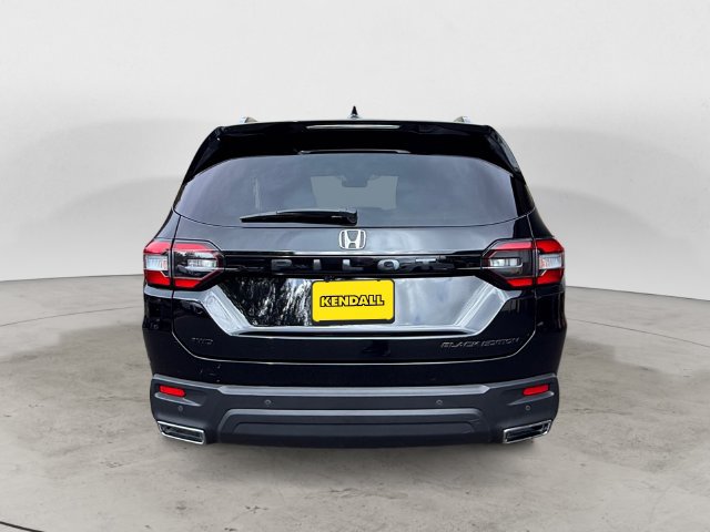 Used 2025 Honda Pilot Black Edition image 6