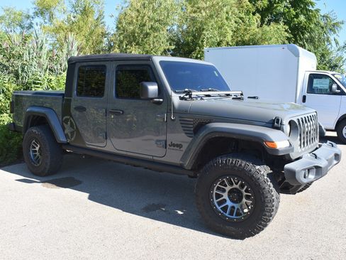 Used 2021 Jeep Gladiator Sport AWD/4WD image 1