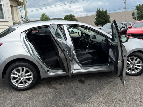 Used 2015 MAZDA MAZDA3 i Touring FWD image 23