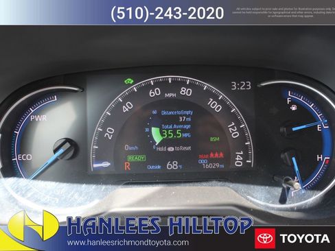 Used 2025 Toyota RAV4 XLE AWD/4WD image 29