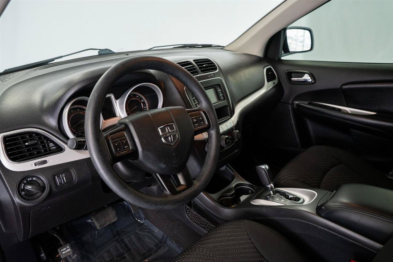 Used 2019 Dodge Journey SE FWD image 13