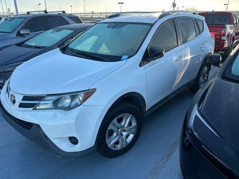 Used 2015 Toyota RAV4 LE image 1