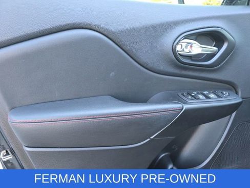 Used 2022 Jeep Cherokee Trailhawk image 17