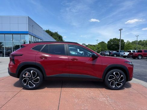 New 2026 Chevrolet Trax RS w/ Driver Confidence Package FWD image 6