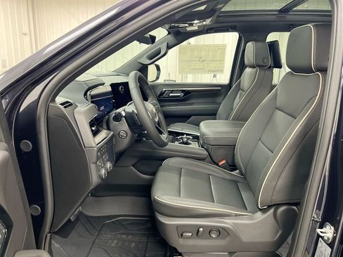 New 2026 Chevrolet Suburban Premier AWD/4WD image 21