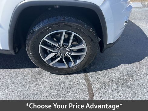 Used 2020 Jeep Grand Cherokee Limited w/ Luxury Group II image 12