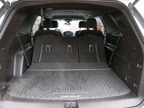 Used 2023 Chevrolet Traverse LT image 10