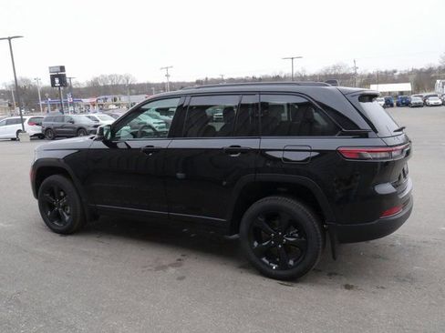 New 2025 Jeep Grand Cherokee Limited w/ Luxury Tech Group II image 12