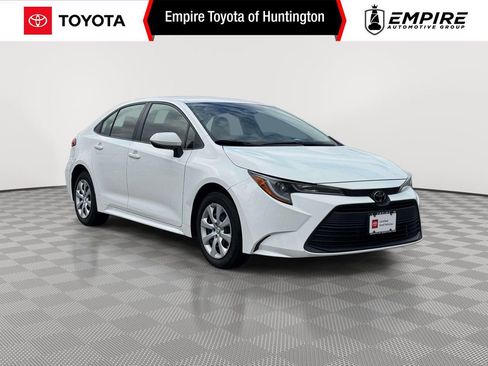 Used 2023 Toyota Corolla LE FWD image 1