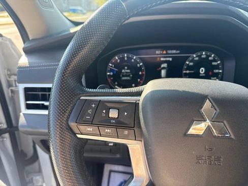 Used 2024 Mitsubishi Outlander SEL AWD/4WD image 18