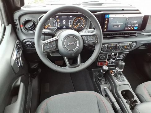 New 2025 Jeep Wrangler Unlimited Rubicon image 14